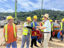 清凉送一线 福州水务集团开展高温慰问活动529.png