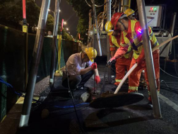 管道修复再上新工艺 “无创”代替“开刀”——排水公司完成南二环辅道破损污水管道的修复工作492.png