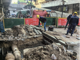 巧用新型技术  破解抢修难题——自来水公司完成老旧管道漏损修复工作219.png