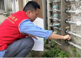 党员志愿进小区 扎实为民做服务——自来水公司组织党员志愿者进小区便民服务70.png