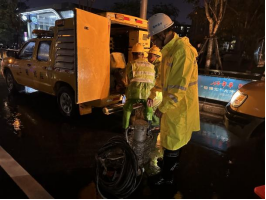 强降雨连续来袭！排水公司全力应对“下班雨”,守护路畅人安478.png
