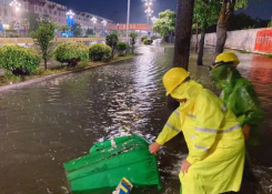 雨夜无惧逆行 保障旅客出行338.png