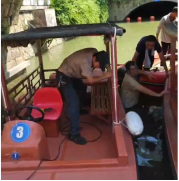 速度与效率 紧急救援展现担当与关怀——水务文旅公司协助救援落水市民81.png