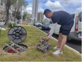 烈日下的“烤”验，暮光中的坚守 他们默默守护城市的排水管道959.png