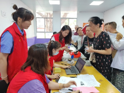 现场办公 提供一站式供水服务——自来水公司全力配合凤凰新村及周边地块房屋征收工作293.png