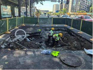 守护脚踏“实”地的安全！排水公司完成金洲南路塌陷路面修复596.png