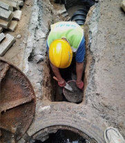 聚集民生问题 为群众办好实事——排水公司完成摘仙苑小区周边道路雨污分流改造304.png