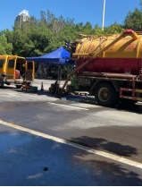 畅通城市“血管” 提升排水能力——排水公司开展排尾路污水管清疏行动313.png