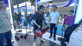 排水公司开展航海装备参观暨“探秘深蓝 向海图强”主题党日活动305.png