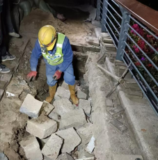 20小时连续作业 晋安河驳岸“修旧如旧”427.png