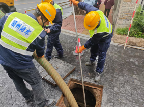 攻坚双过半 清淤疏堵保畅通 污水治理解民忧！水务排水尖兵心系群众办实事535.png