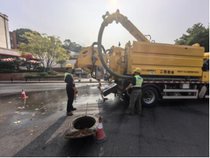 1748404154547068182.png 攻坚双过半 清淤疏堵保畅通 污水治理解民忧!水务排水尖兵心系群众办实事1210.png