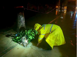 1.滴水映初心•聚链惠民生丨全速驰援 “同心排涝·管通榕城”排水产业链 以党建引领加速铸牢防汛屏障2190.png