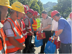 炎夏送凉 福州水务集团组织开展一线高温慰问715.png