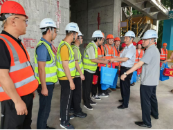 1754641195985027243.png 炎夏送凉 福州水务集团组织开展一线高温慰问761.png