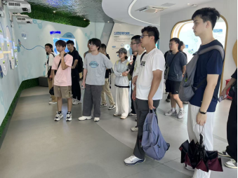 滴水映初心·聚链惠民生丨从课堂到工厂：产业链党建筑桥夯基 校企携手助力产才融合1047.png