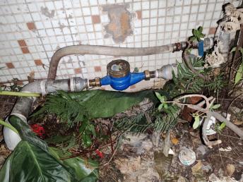 筑牢城市用水防线！供水稽查在一线 铁腕打击偷盗水行为1279.png