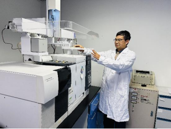 水脉匠心•不凡微光 一泓清水，半生坚守！记国家水质监测网福州监测站站长黄振华1050.png